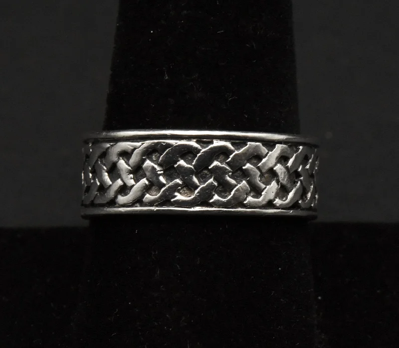 Vintage Sterling Silver Celtic Knot Band - Size 9.25