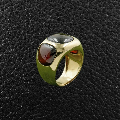 Cabochon Garnet Ring