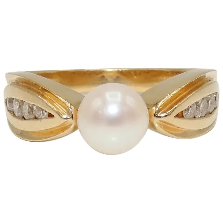 14K Gold Pearl & Diamond Ring