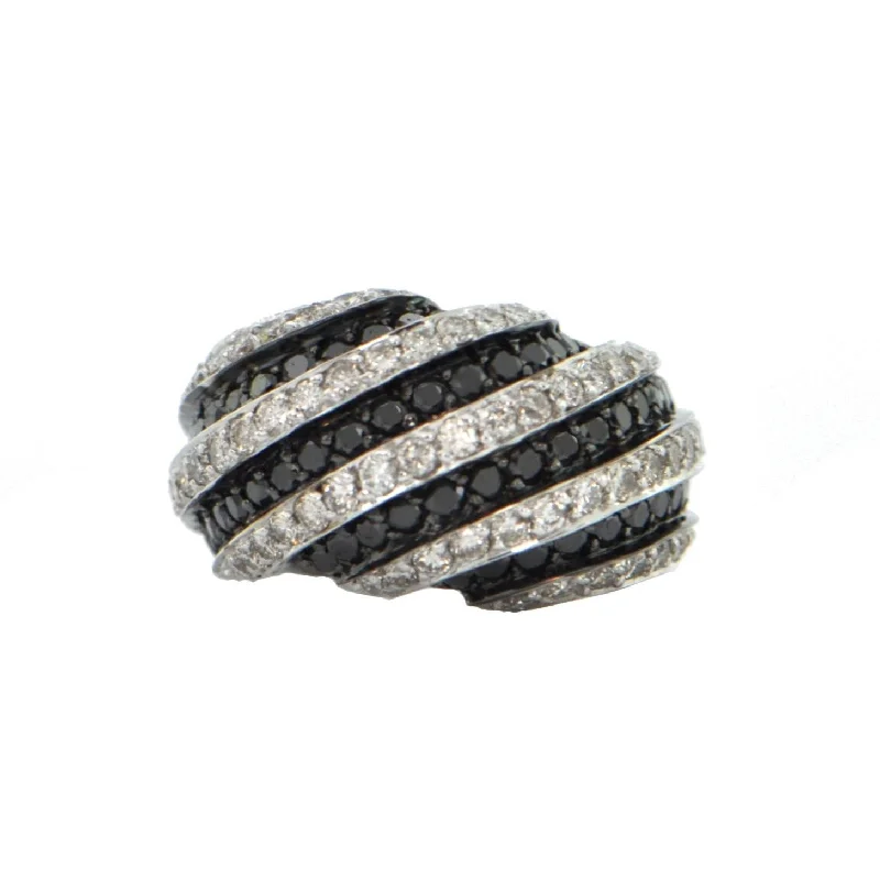 2.66CT  Black and White Pavé Diamond 18K White Gold Ring