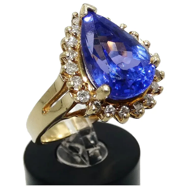 14K Gold Tanzanite & Diamond Ring