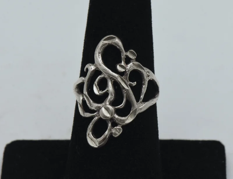 Vintage Sterling Silver Serpentine Design Ring - Size 6.75