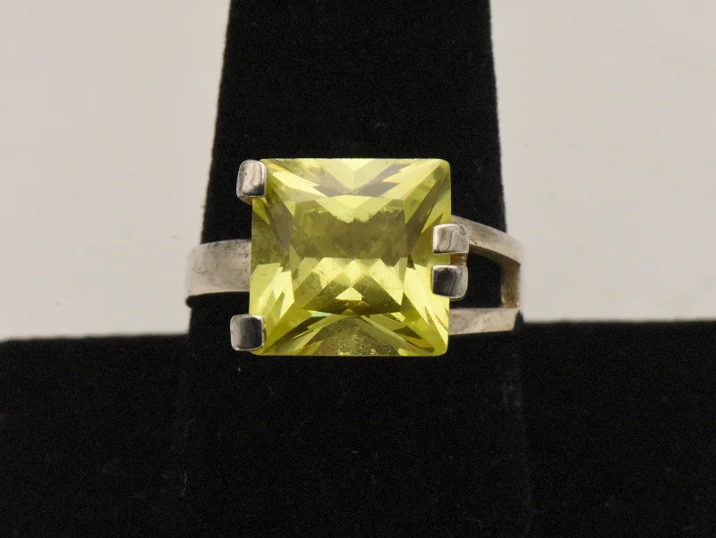 Vintage Sterling Silver Yellow Cubic Zirconia Modern Design Ring - Size 9.25