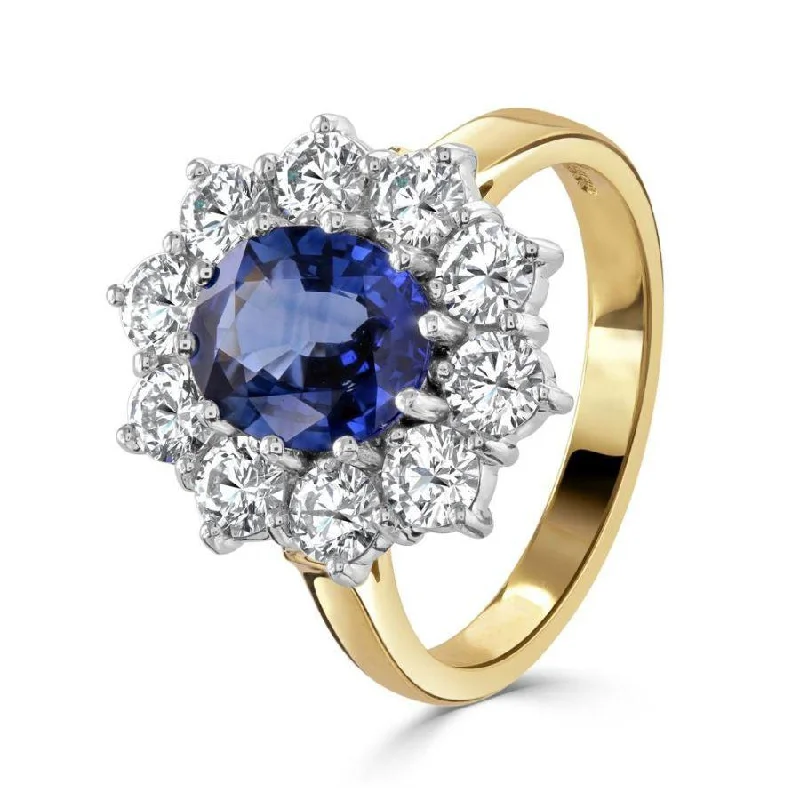 18ct Yellow Gold Oval Cut Sapphire & Round Brilliant Cut Diamond Cluster Ring