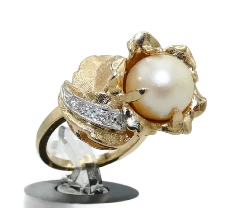 14K Gold Pearl & Diamond Ring