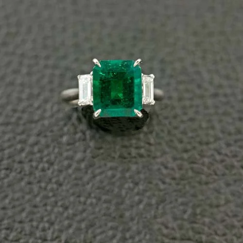 Emerald & Diamond Ring