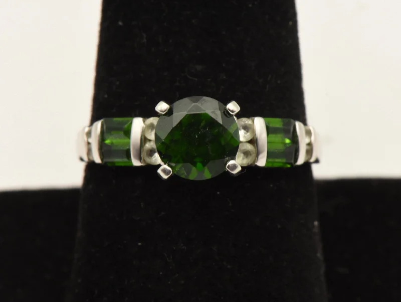 Vintage Sterling Silver Synthetic Emerald and Topaz Ring - Size 8.75