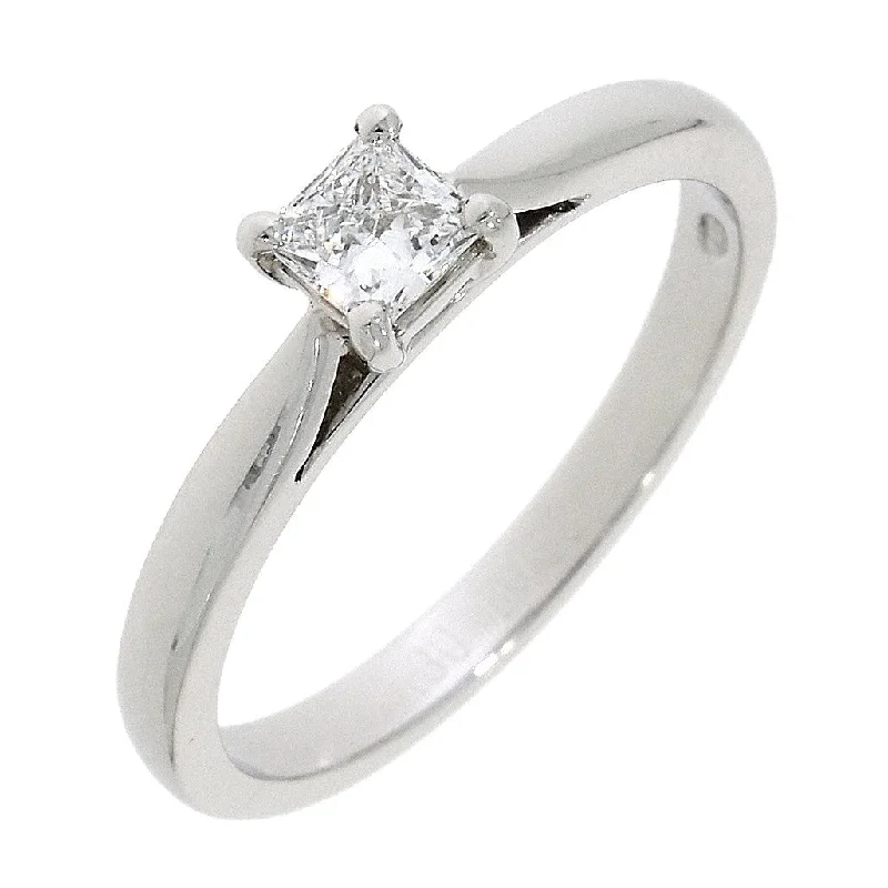 Platinum princess cut Diamond solitaire 4-claw set ring