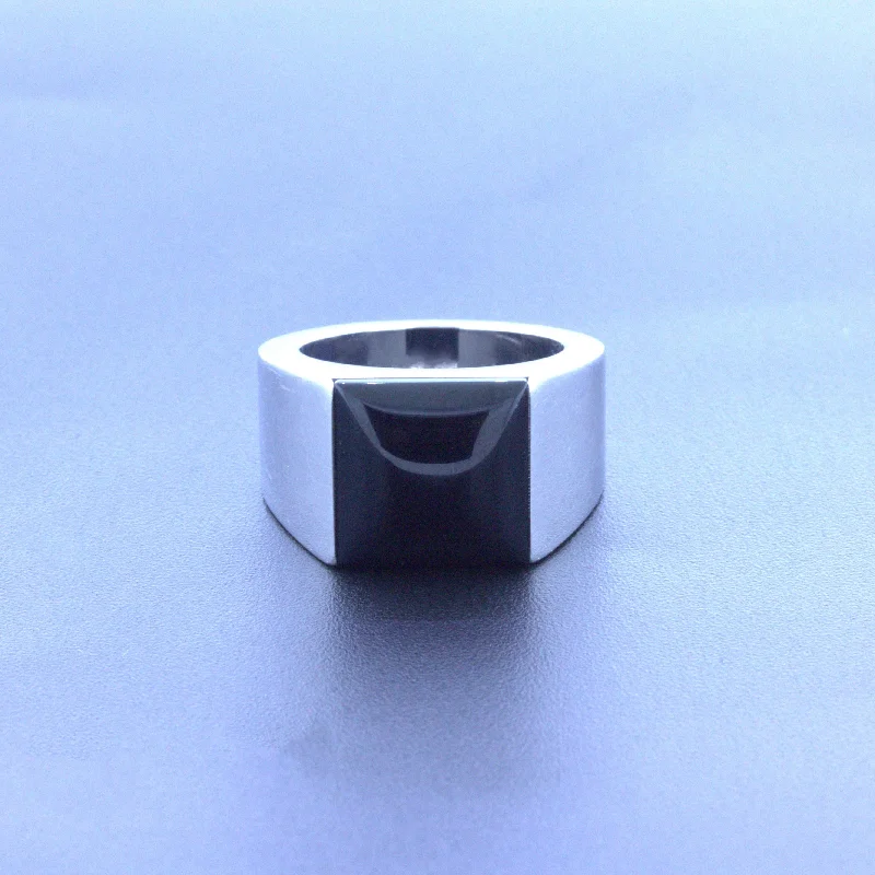 Cartier Onyx 18k White Gold Tank Ring